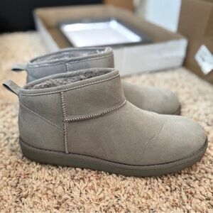 Women’s grey ankle booties slip on